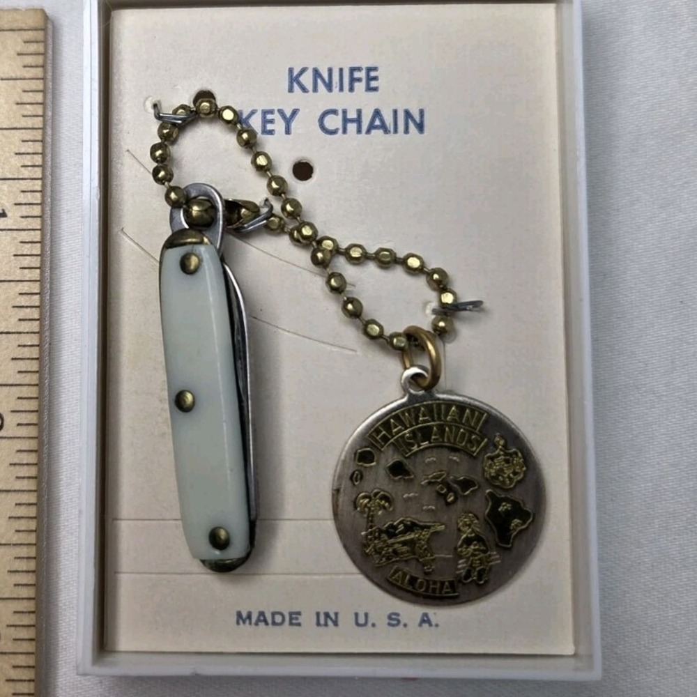 Vintage Hawaiian Islands Aloha Knife Key Chain Souvenir Made in U.S.A. Hawaii - Picture 1 of 3